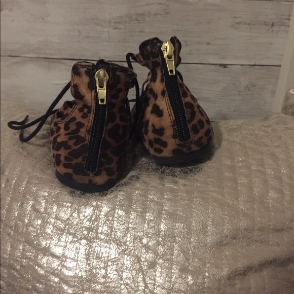 Flats - Picture 1 of 3